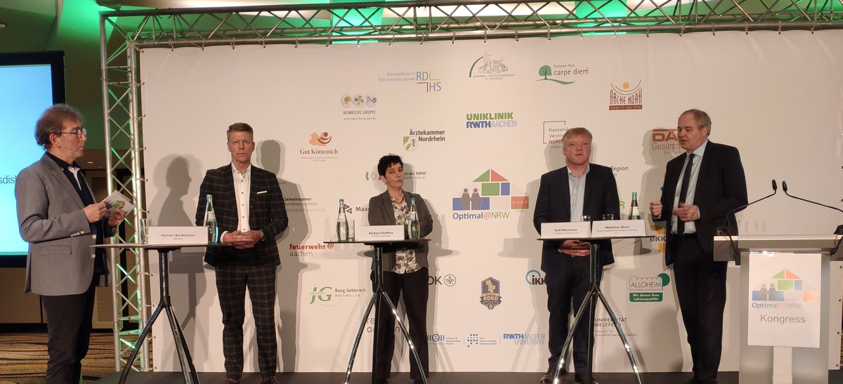 TKinNW's tweet photo. Die #telemedizinische Akutversorgung in Pflegeheimen funktioniert. Barbara Steffens #TKinNW brachte es auf den Punkt: „Der Leuchtturm #Optimal@NRW muss zur Beleuchtung in allen Alten- und Pflegeheimen werden."
@KGNW_de, @BARMER_NRW, @UniklinikAachen https://t.co/GxHiXdwi7G
