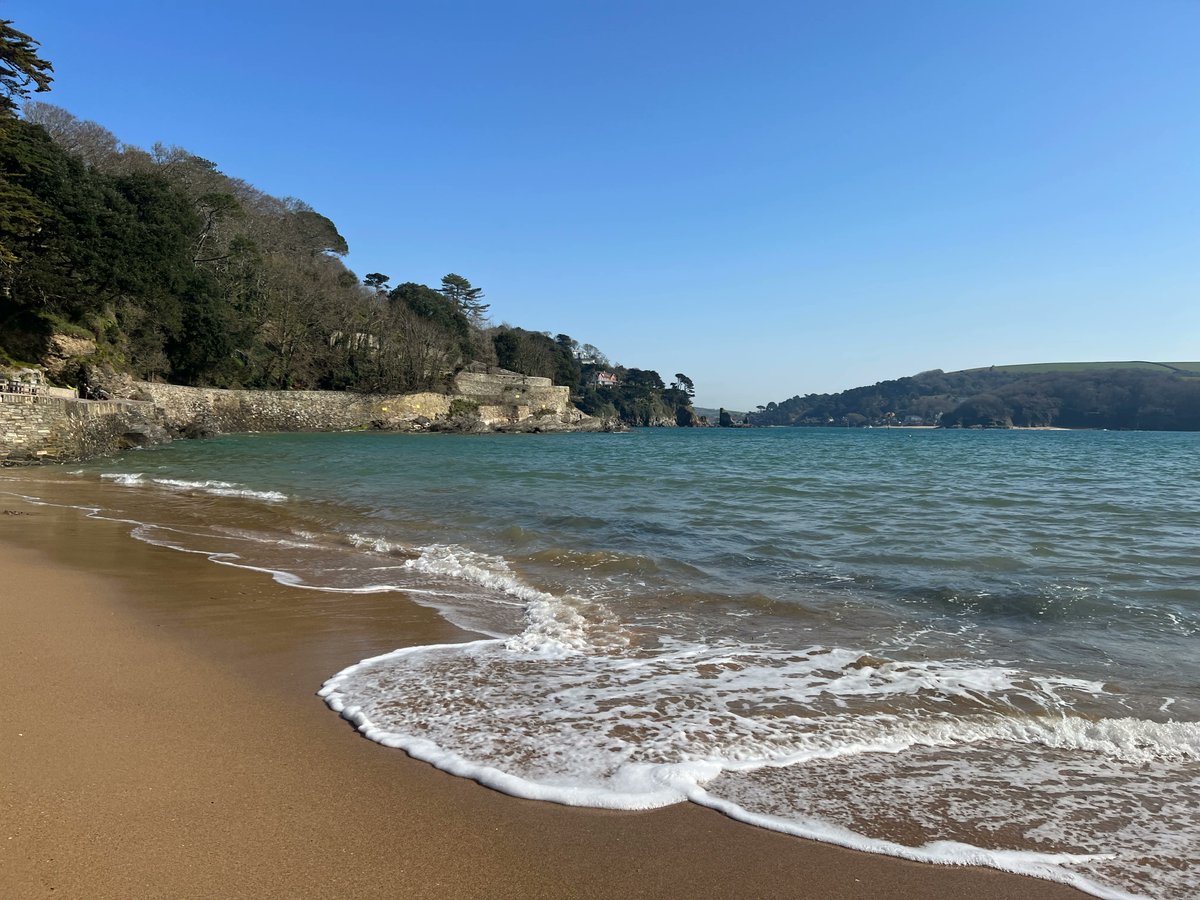 Coast&CountryCottages tweet media