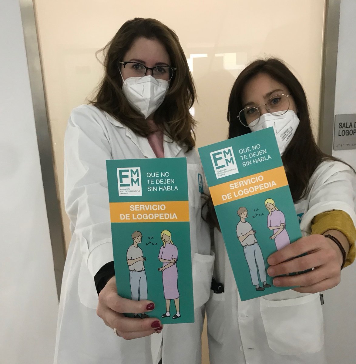 FundacionEMM's tweet photo. La voz 🗣 nos define. Cuando surgen dificultades en el #habla la identidad se distorsiona 😞
En #esclerosismultiple una intervención desde #logopedia permite recuperarla.
Si es tu caso, que no te dejen sin habla 🤐❌y recurre a nuestro #equipoFEMM
Hoy #DiaMundialdelaVoz 🌍 https://t.co/lWmiAMpHrV