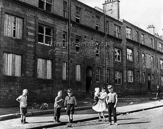 oakroyd's tweet photo. Some old pics of Blackhill. Images from Alex Glass, Gordon Rule, Alan Knight, Mirror Group. #Glasgow @claudiamclean22 https://t.co/6WqaAlEFyI