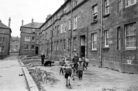 oakroyd's tweet photo. Some old pics of Blackhill. Images from Alex Glass, Gordon Rule, Alan Knight, Mirror Group. #Glasgow @claudiamclean22 https://t.co/6WqaAlEFyI
