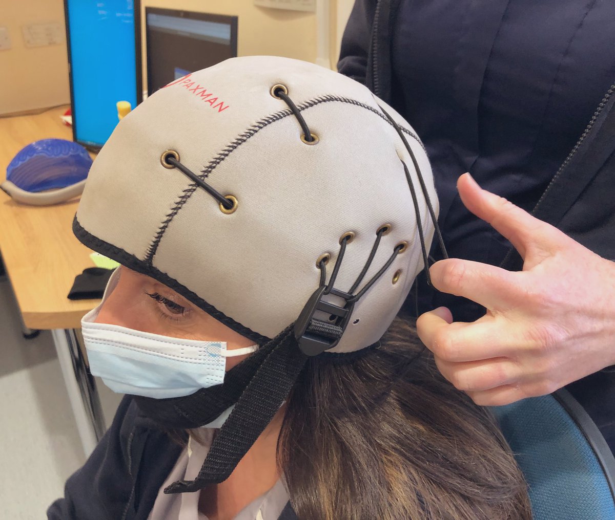 AJPSCUK's tweet photo. @scalpcooling Delighted to get acquainted with the oncology staff at Royal Oldham Hospital - @OldhamCO_NHS - bags of enthusiasm and optimism, they definitely passed the vibe checks and nailed the cap fitting techniques! ππ€πΎ #capfitting #paxmancap https://t.co/gxcFyMeF0f