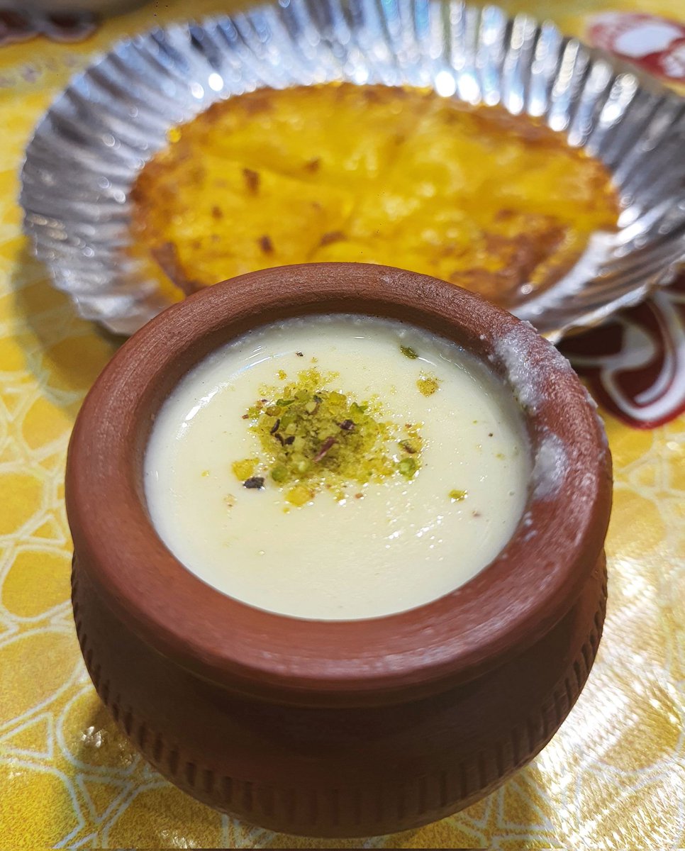 vipul2777's tweet image. Had these last night... How many of you here are #malpua n #rabdi fan??..

Place - Shabbir's tawakkal sweets
#mumbai
#foodphotography