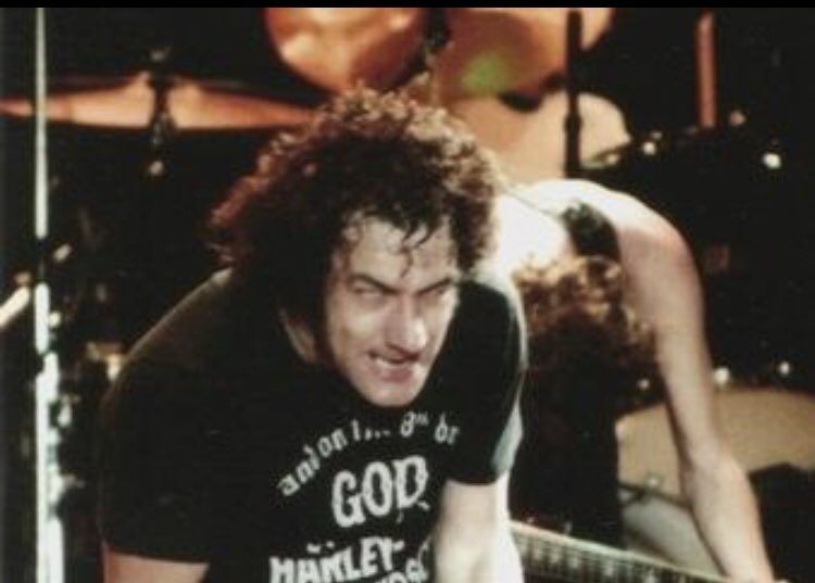 acdcrideon's tweet photo. Somewhere a clock strikes midnight.
And there’s a full moon in the sky..

Brian channeling his inner Hulk.

@acdc https://t.co/1Kc3JYpd2j