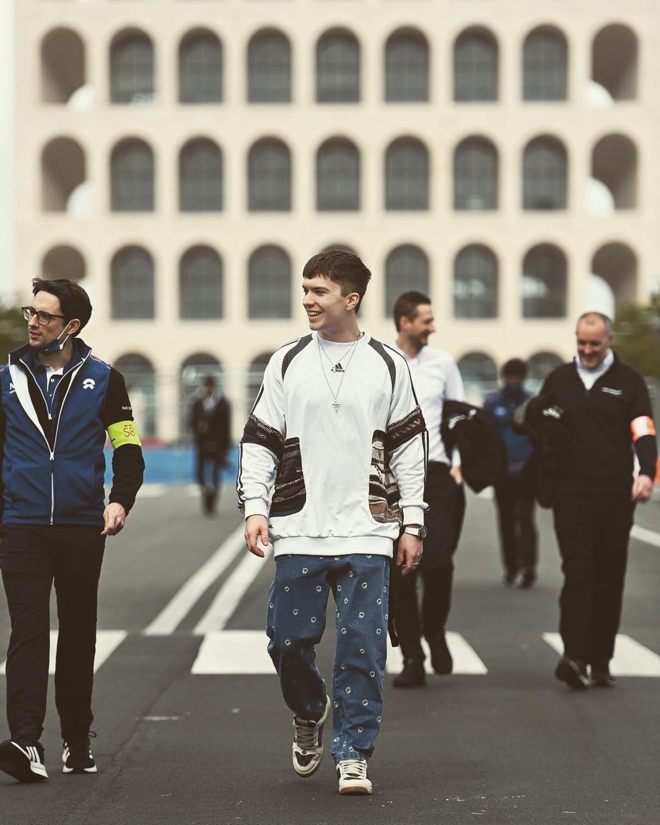 peach_fza's tweet photo. fAsHiONn 👌🔥

#DT33 #RomeEPrix https://t.co/BgmMufs9ln