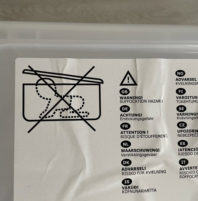 2 pic. IKEA says you don't have to hide your baby in a box ? ?? https://t.co/yMNMKdDQ8I