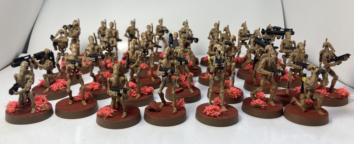 monkeylikesjam's tweet image. These are not the droids you where looking for… finally got the first wave done and ready to fight some clones. #starwarslegion #starwars #paintingminis