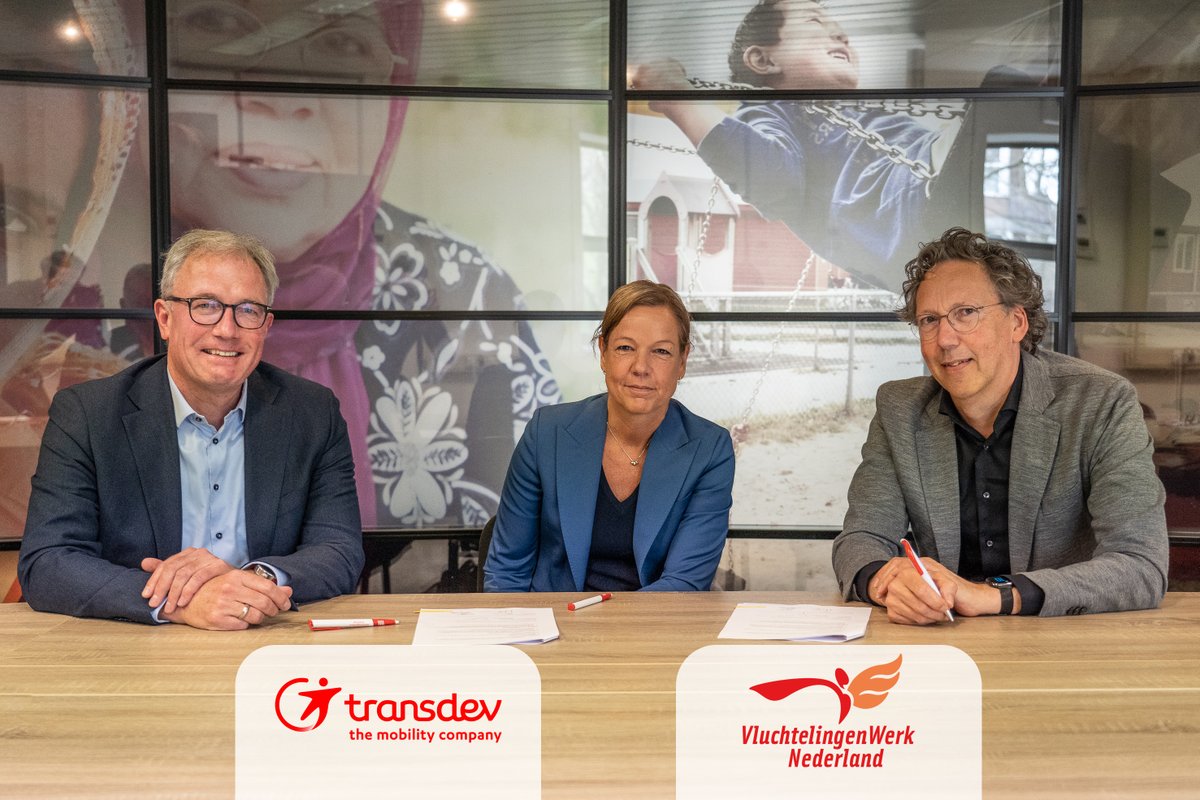 De afgelopen 4 jaar bundelde Transdev al regelmatig de krachten met <a href="/Vluchtelingwerk/">VluchtelingenWerk Nederland</a>, maar vandaag tekenen we voor een langdurige samenwerking.

Te beginnen met de opzet van een langdurig leerwerktraject waarin we meer statushouders gaan opleiden tot chauffeur!

#WijZijnTransdev