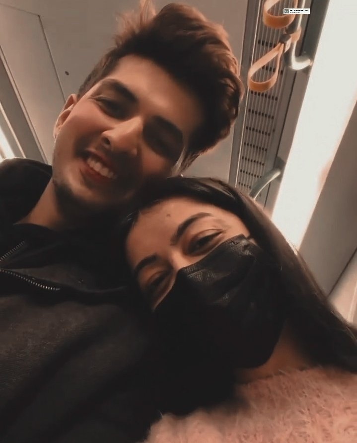 FanmilyShivin's tweet photo. SM🥺❤
They look soo cute😭❤
#Shivin #Sehak https://t.co/PLQjpk5azK