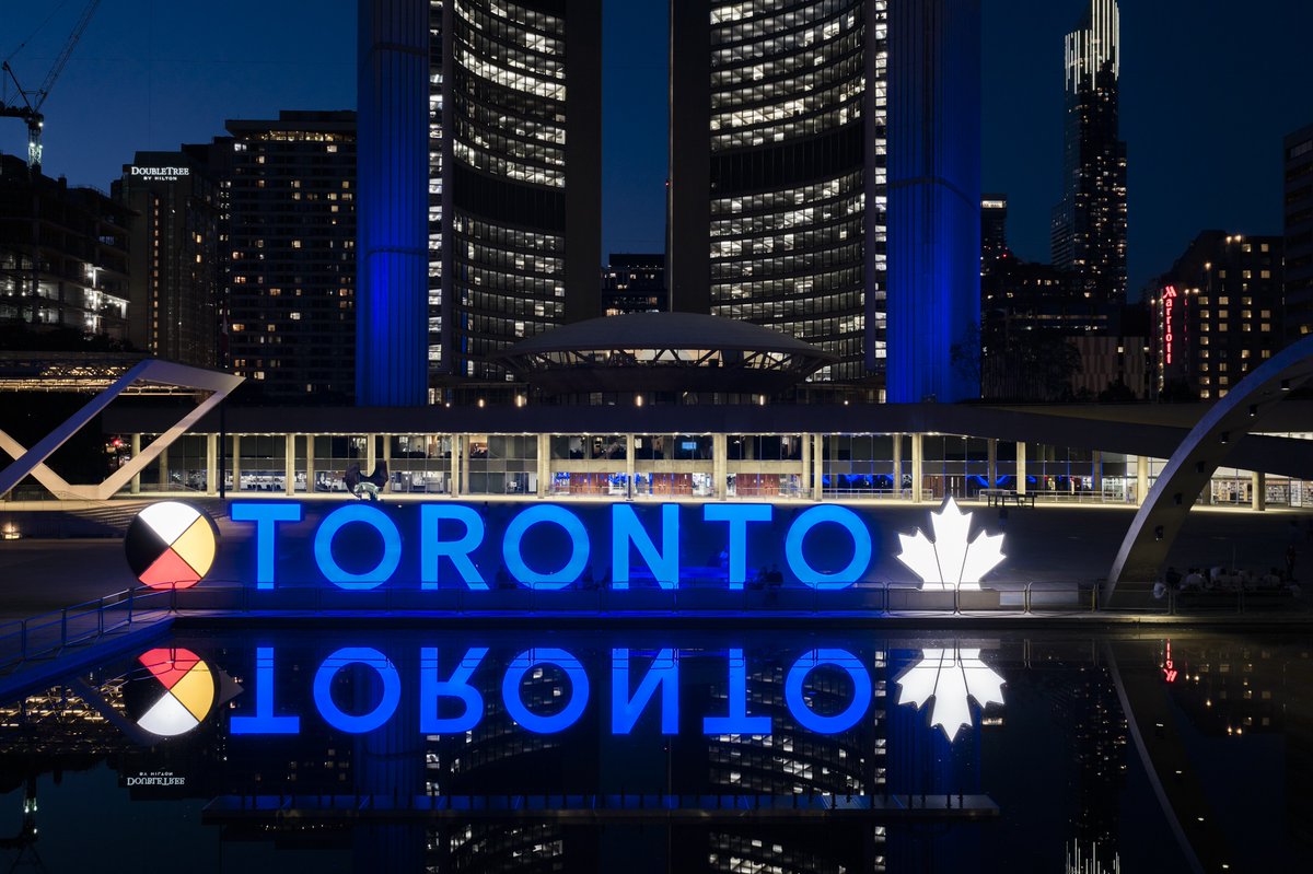 Today, the #TorontoSign is lit blue to mark the <a href="/BlueJays/">Toronto Blue Jays</a> first home game of the season.

#OpeningDay
#LetsGoBlueJays