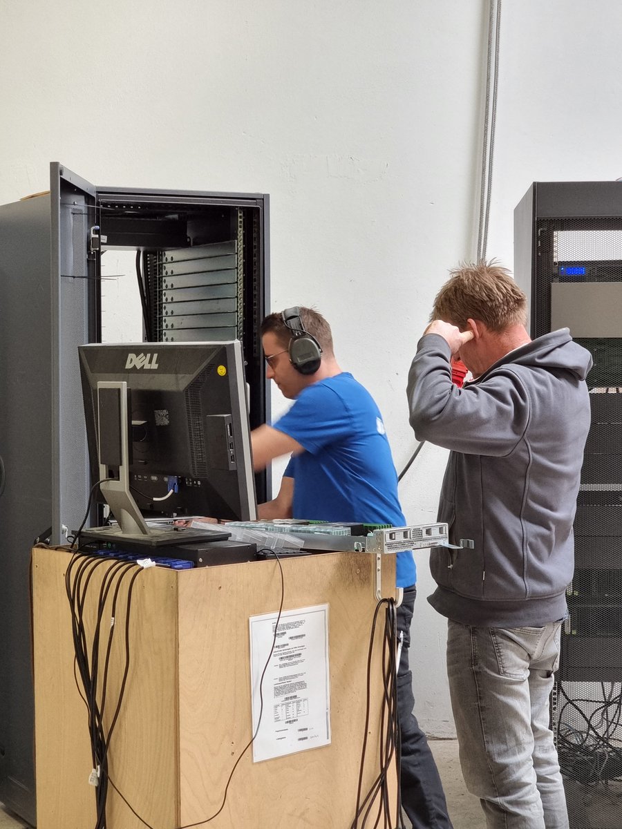 EuratechGmbH's tweet photo. Almost #weekend: Make some #NOISE! 🥳
#refurbishing #server #serverparts #network #storage #ITRemarketing #CircularEconomy #GreenIT https://t.co/XLVrQXwbuS