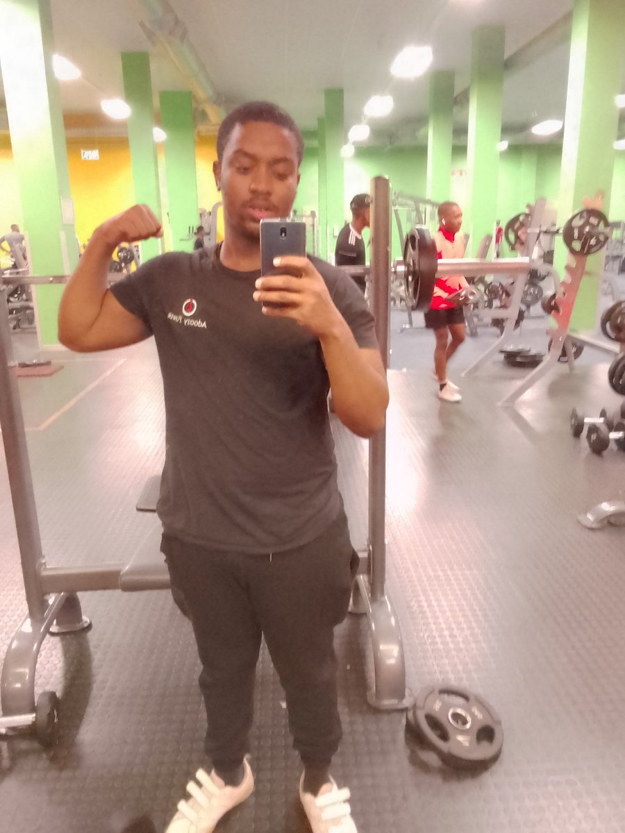SanityTFSanza's tweet photo. Putting in that work since now I have to come out retirement and show Verratti how it's doneππ #ProjectZeus #Roadtothefield https://t.co/TtvDirkdp5