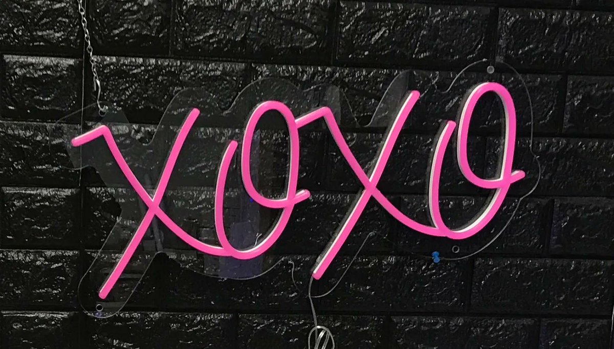 WendyLe83985314's tweet image. &quot; XOXO &quot; LED Flex sign from our very own customer.

We can customize any design within 24 hours with price quote.
Check out with coupon code WENDYARTER20 save $20 off
Email: wendy@arterneon.com
Call/text: (562) 802-4141
#LEDFlex #CustomLEDFlex #Neon #Signs #LEDFlexSign