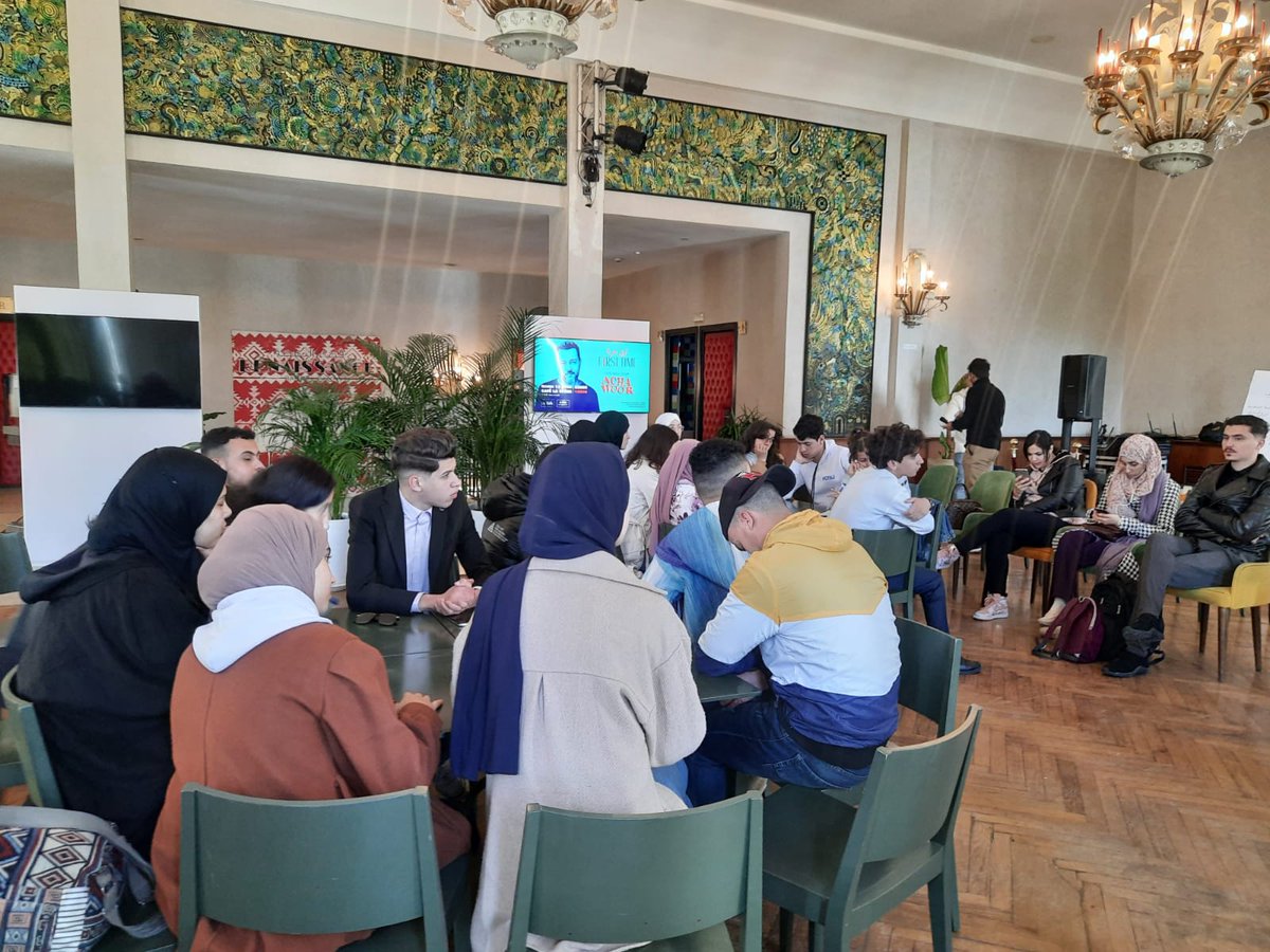 UNICEFMaroc's tweet photo. Après avoir découvert différents aspects programmatiques de l'UNICEF et participé à différents ateliers et visite terrain, les membres du comité participatif adolescents & jeunes #CPAJ travaillent en groupe pour la préparation de leur plan d’action pour l'année 2022.
#YOUTH💪 https://t.co/i7UN4WlVI4