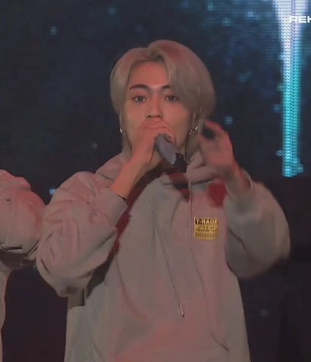 _berrychan00's tweet photo. #TREASURE_1STCONCERT 
Blonde hair haruto I'm not ready 
Teume are literally screaming https://t.co/VCBfsbFIc1