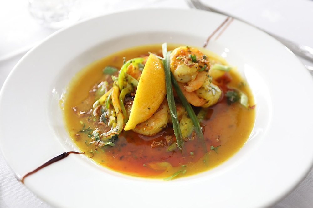 Indianbrasseri's tweet photo. Start your weekend in style with dinner here at Indian Brasserie. Enjoy our fabulous Jinga Rosun Mirchi dish. It really does taste as good as it looks.

#indianbrasserie #cheltenham #finedining #indianrestaurant #indianfood #cheltenham #cheltenhamfood #cotswolds   #thecotswolds https://t.co/AlJpKFX4cG