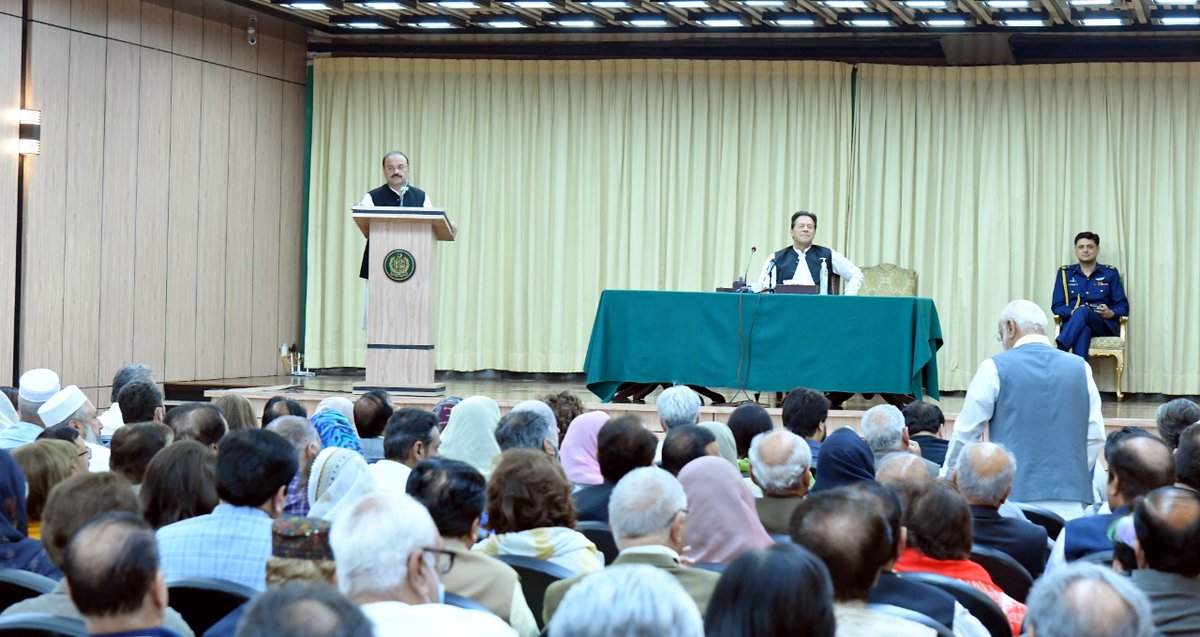 PakPMO's tweet photo. Prime Minister @ImranKhanPTI presides over the Parliamentary Party Meeting: https://t.co/KrMrHJai7J
