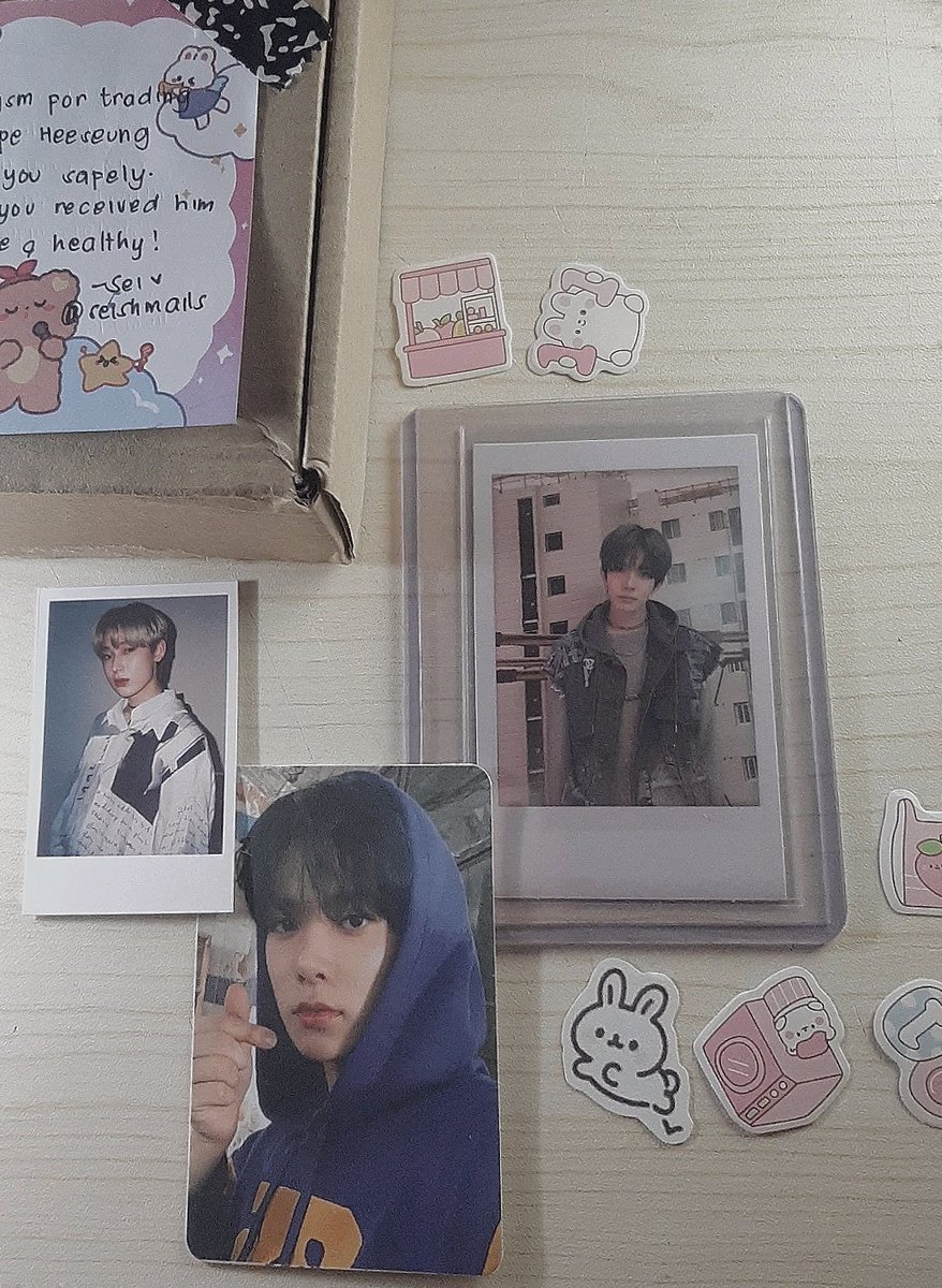 rikizart's tweet photo. ♡. 14 #mail4tel #tysmsei
— hee arrived safely! thanks to u @seishmails ^^ super aesthetic ng packaging and the box is full of freebies ! inubos ng kapatid ko kaya di na nakaabot sa pic for feedback but the hee hoodie is my fav ! till next time ! 🫂 https://t.co/LH0krgpItW