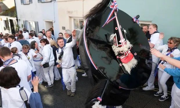_UKCMA_'s tweet photo. 1/3
We have been watching this case closely, the death of a woman who was struck by a performer in a heavy costume, in an open access, historical event (Padstow, Cornwall, May Day). 

High density crowds and an inaccessible emergency route were factors in this tragedy. https://t.co/J6hBw7vNb0