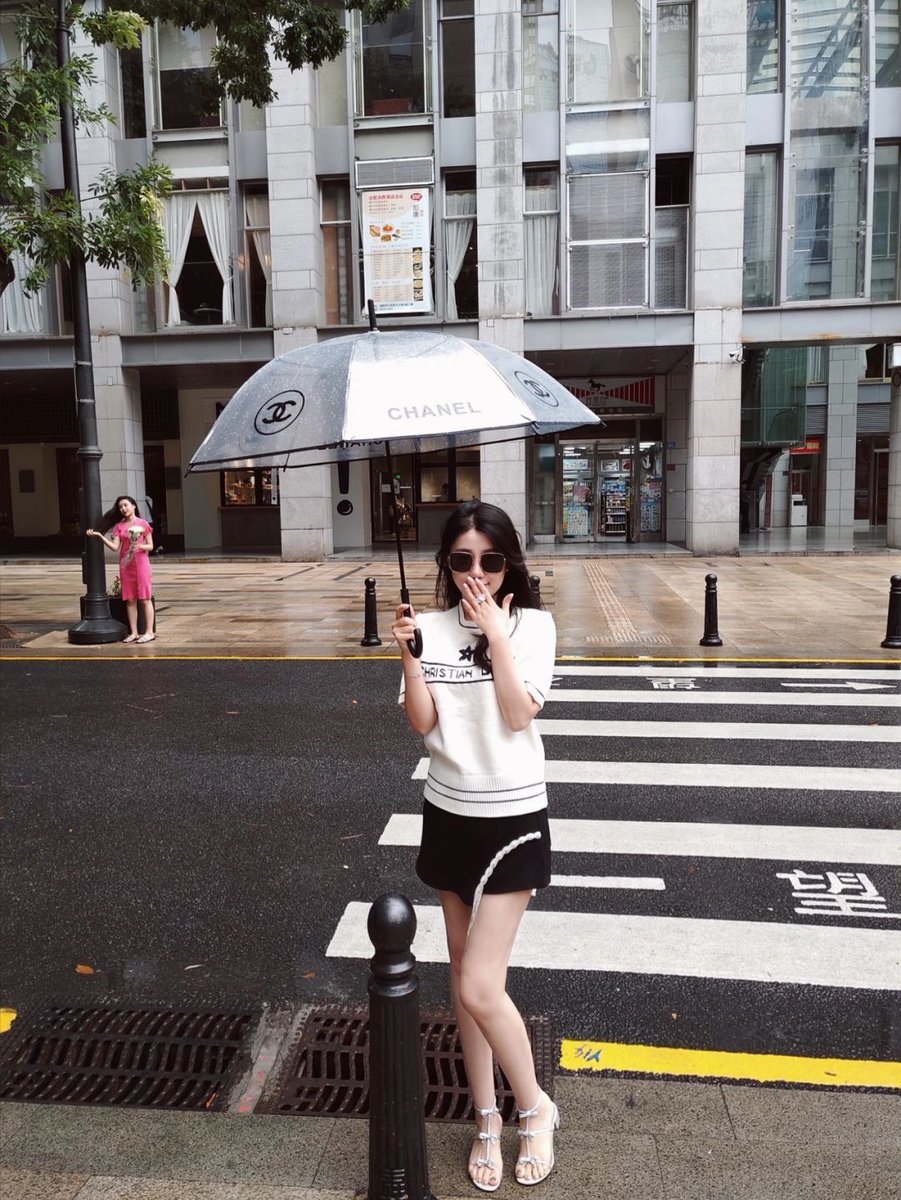 raffalautner's tweet photo. The reason why people lie is to hide their inner fragility, to protect those irreplaceable things, and to escape those pains that cannot be escaped!#irisbella #amarzoni #tasyakamila #kebayamodern #sctv #bungacitralestari #jessicamila #aurakasih #dewiperssik #irwansyah #shi https://t.co/9tQMgd5gLt