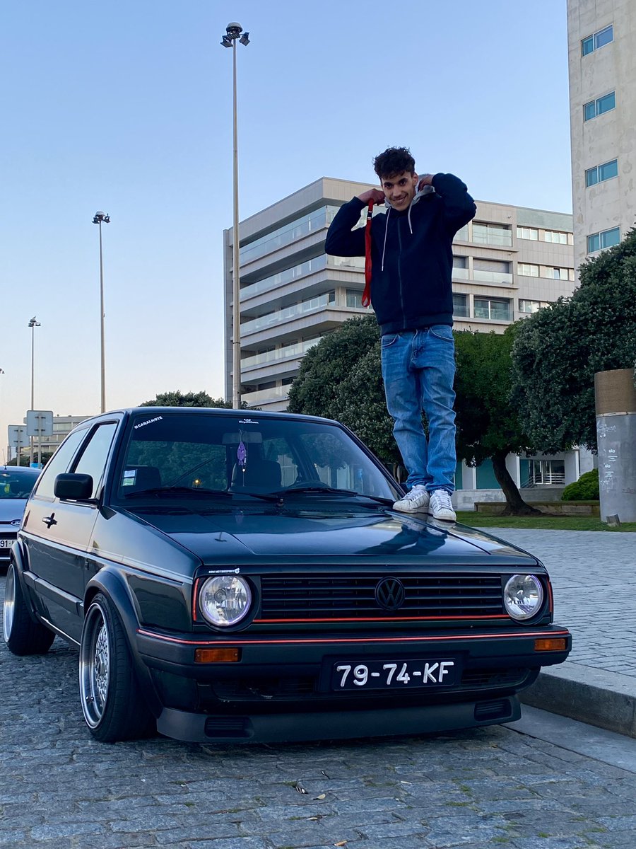 Onde muitos vêem um simples carro…
Eu vejo uma obra de arte!