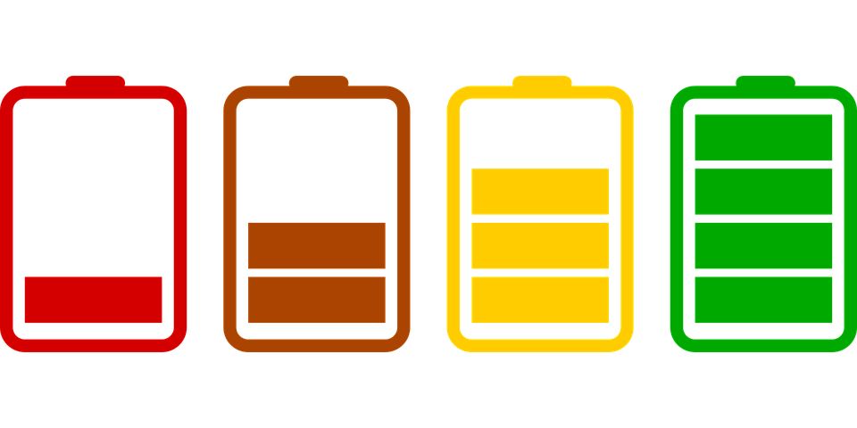 4Cladding's tweet photo. Just like you, batteries don't like the cold!

Low temperatures will reduce battery capacity with vacuum lifters (and any other equipment you have on site) which means machines may require re-charging more regularly

Other than the inconvenience, there 's no safety issue however. https://t.co/0wYTGJpepz