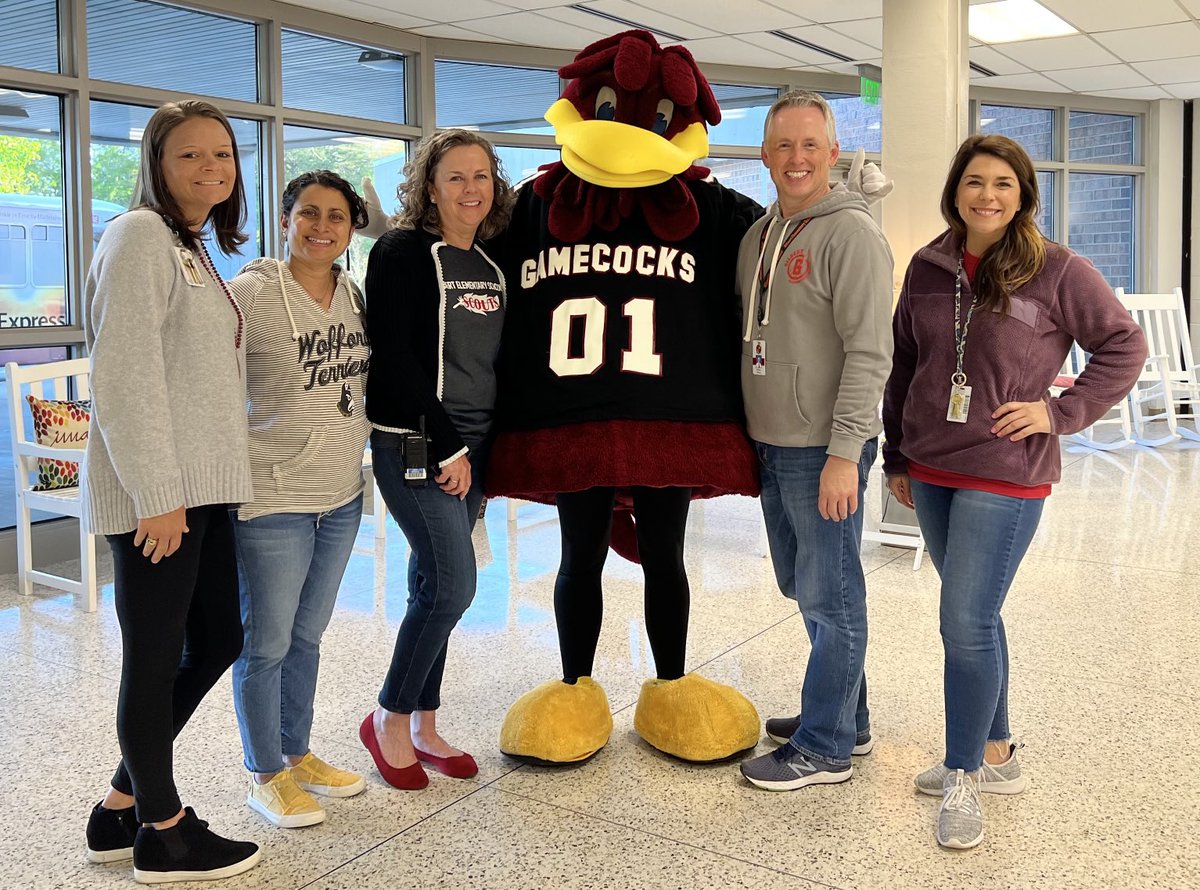 We loved having Cocky’s Reading Express visit GES this morning!  Cocky brought us hundreds and hundreds of books for our students! ⁦<a href="/LexingtonOne/">Lexington County School District One</a>⁩ ⁦<a href="/gilbert_elem/">Gilbert Elementary School</a>⁩