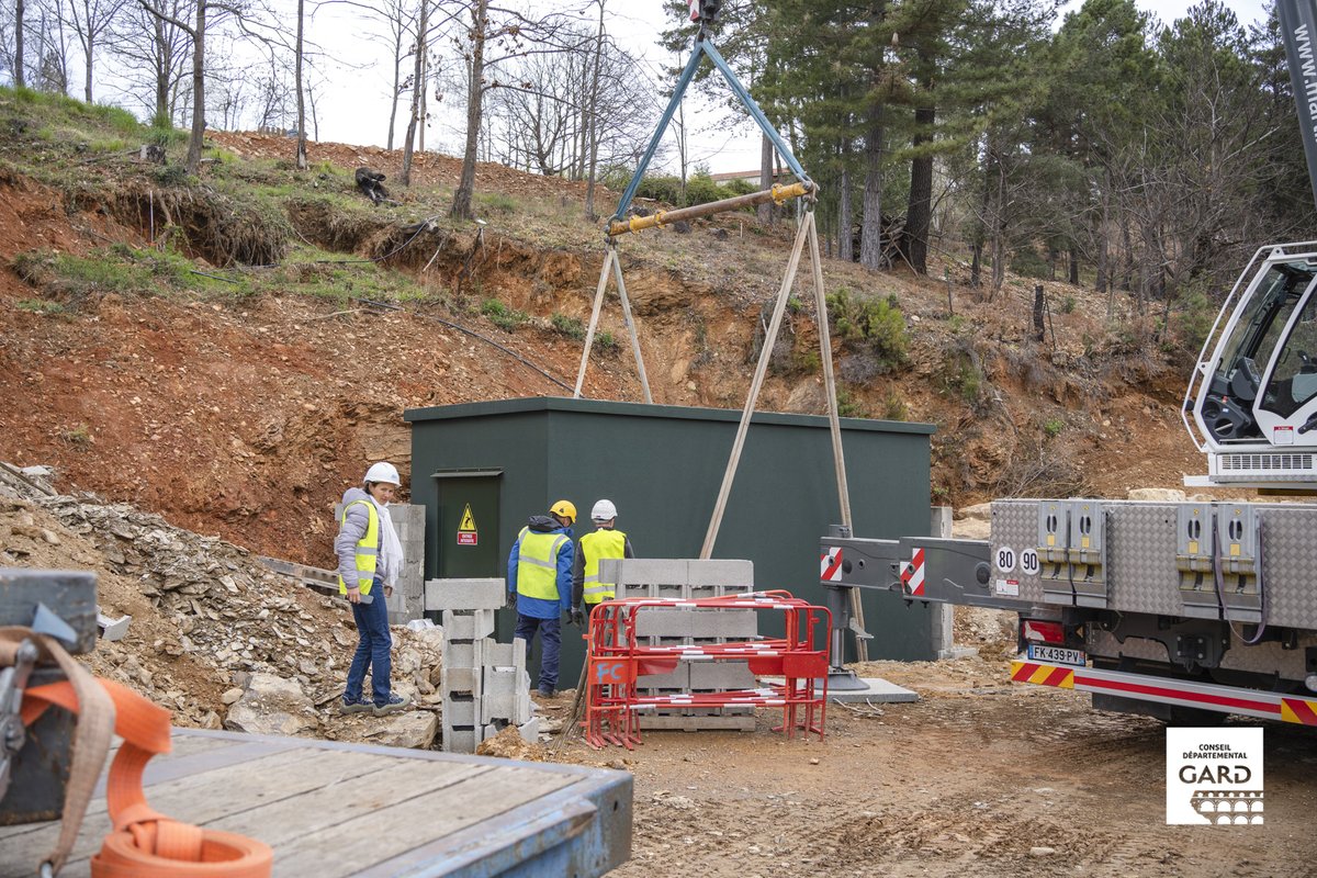 Gard's tweet photo. 🚀Le 49e et dernier Noeud de Raccordement Optique nécessaire au projet #WiGard de déploiement de la #fibre vient d'être posé à #PonteilsEtBrésis
L'ensemble des 49 #NRO sera en service d'ici l'été et rendra éligibles 305 communes concernées🎯fin 2022
🖱https://t.co/Q9s5Bd2M7m https://t.co/fILcu8aBno