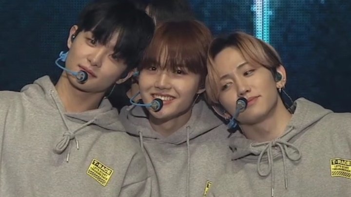 guccidobi's tweet photo. doyoung, jihoon and mashiho together 🐰🐶🍀 https://t.co/9dNh487DXX