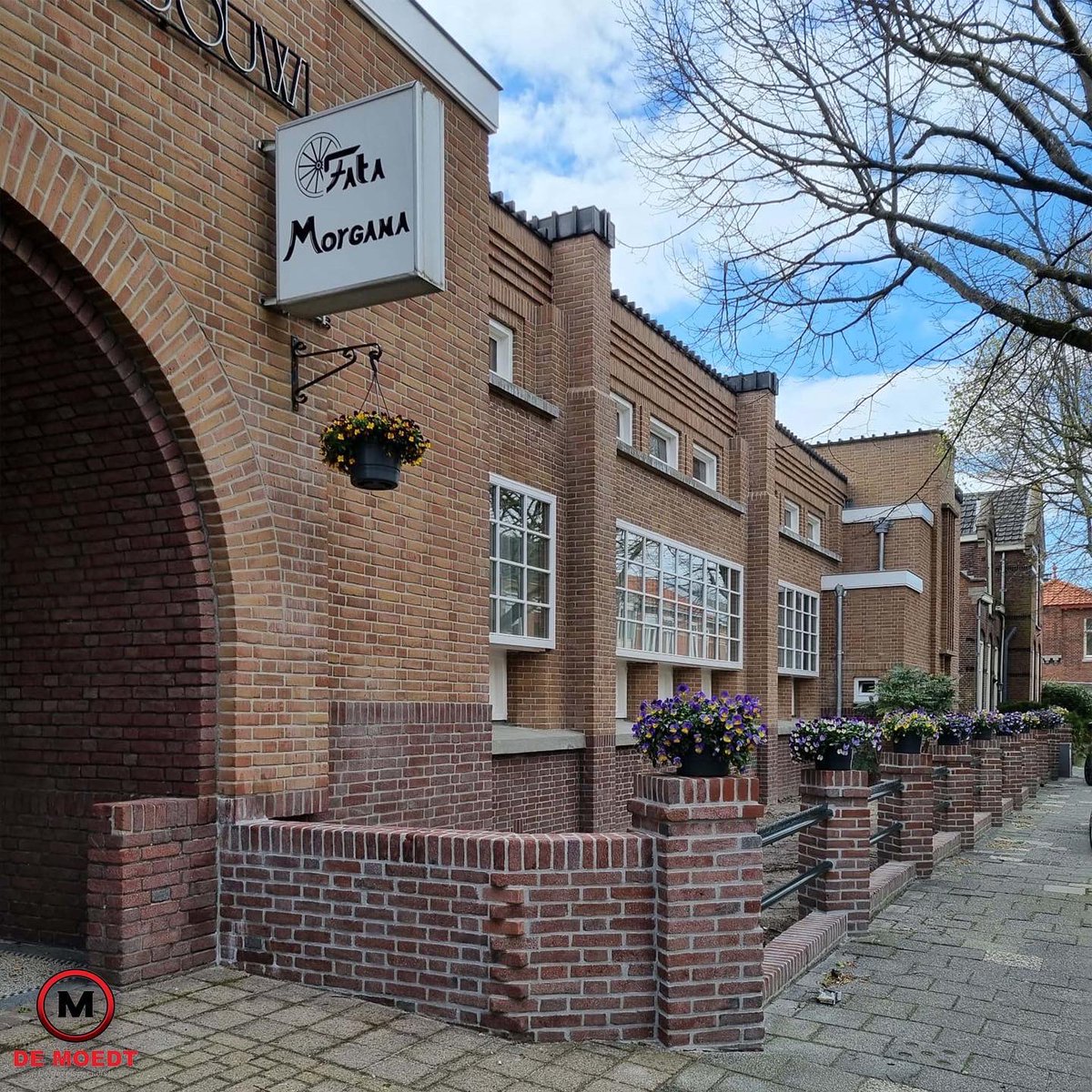 DeMoedtGevels's tweet photo. Mooi monumentaal project afgerond in Monster!
 De Fata Morgana in Monster werd bijna 100 jaar geleden, in 1931, gebouwd. Wij hebben het hele gebouw rondom gerenoveerd, het resultaat mag er zijn!

#demoedtgevelspecialist #demoedt #gevelspecialist #gevelreiniging #gevelrestauratie https://t.co/pLOPOgAllh