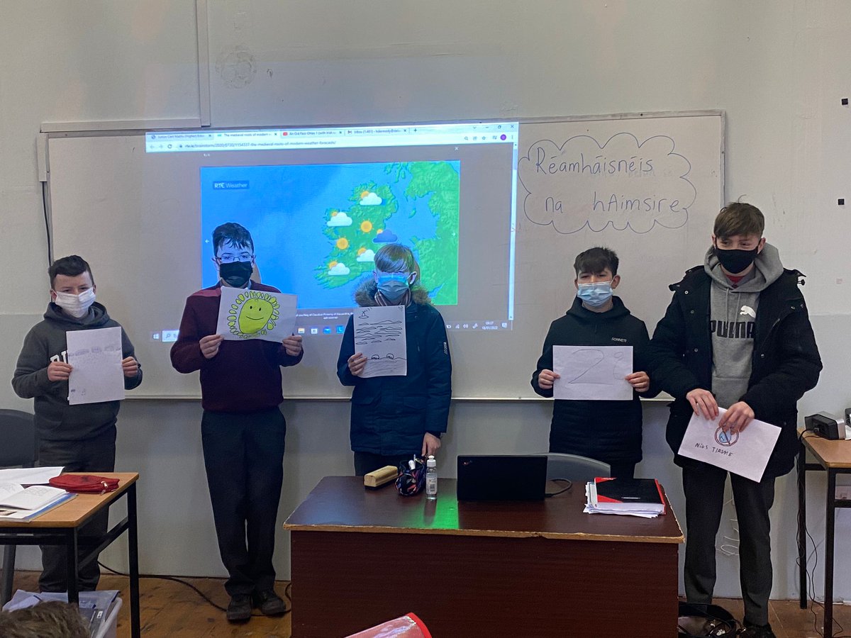 DeLaSalleWat's tweet photo. Cluiche Scrabble underway in TY Irish class #teachingandlearning
Réamháisnéis ha hAimsire ar siúl
#teachingandlearning #assessmentoflearning
TY Irish students using Blooket to assess their knowledge of phrases
#assessment https://t.co/dckDy596jk
