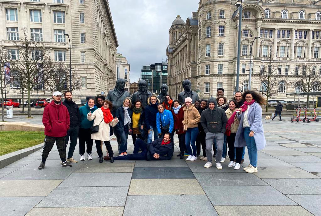 Esta semana algunos #voluntariosAXA  de programas de mentoring en varios países y los chicos/as que participan están de visita en #Liverpool con @axa 🙌🏼

Una oportunidad única para compartir momentos y experiencias con otros voluntarios y beneficiarios ☺️

#AXAHeartsInAction
