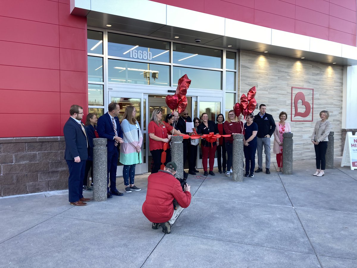 WashCoSuper's tweet photo. Thanks to our new neighbors @Burlington &amp; @Adopt_classroom for your $5K donation to Van Pelt Elementary to help further our students’ education and support our teachers! We love our new neighbors and #BurlingtonLovesTeachers https://t.co/S986TAMOxM