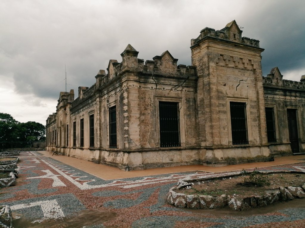 IrazabalDiego's tweet photo. «Prototipo del establecimiento suntuoso (...) que expresa la evolución fundamental y auspiciosa, en su más elevado grado de nuestra vida rural, es precisamente la Estancia “Buen Retiro” de los señores Barreto y Morató»

—PUR SANG “Cabañas y Estancias del Uruguay..."
Abro hilo 👇 https://t.co/Rj8y7X7WRv