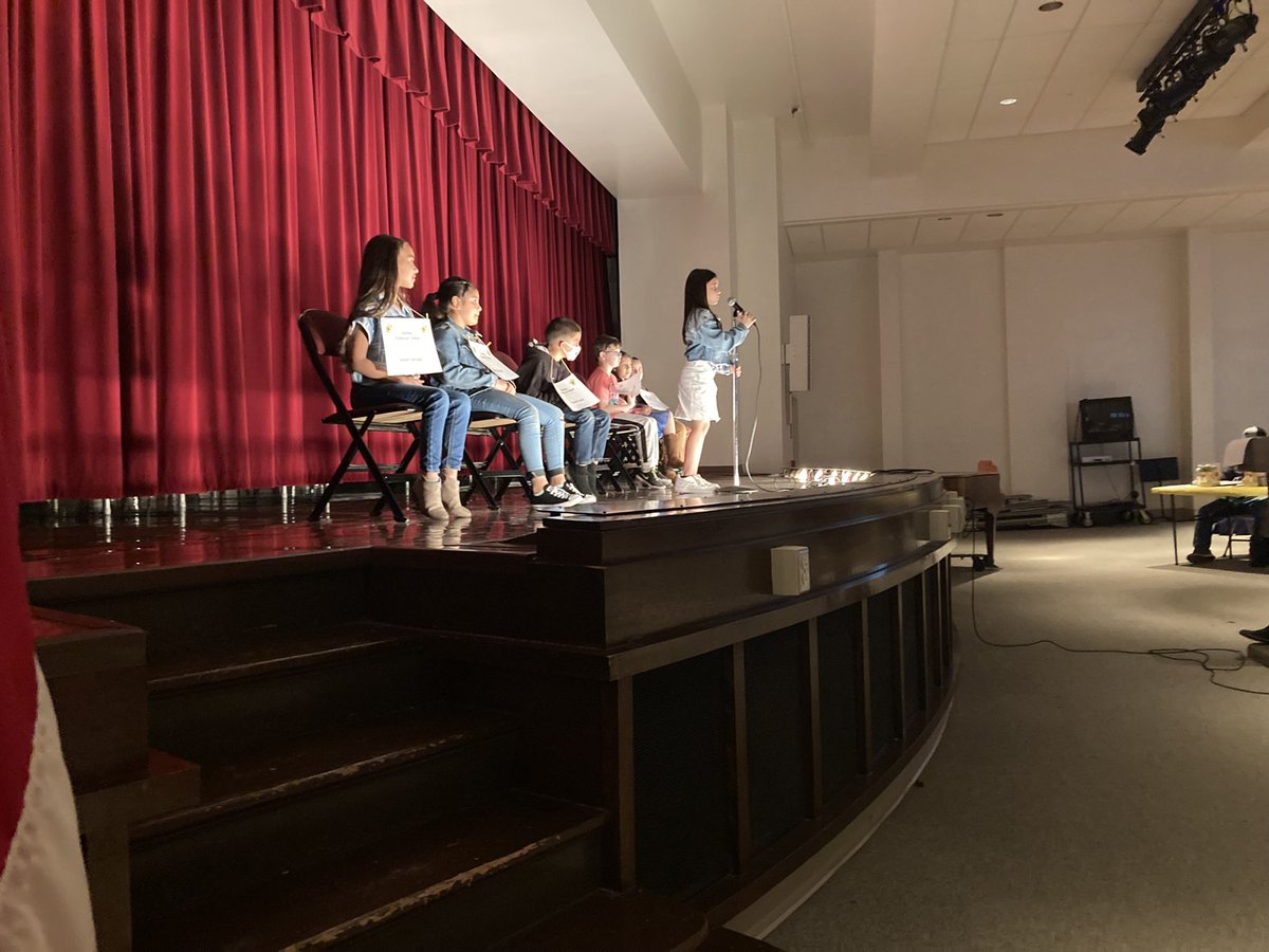 LebJHPrincipal's tweet photo. I’ve always loved the spelling bee and it was great to finally be back in person last night!! Out @HardingCedars 3rd, 4th, and 5th graders were incredible. We were thrilled to have Danny Logan back as our pronouncer and 3 Harding and Cedar alums as our judges!! #HardingMade https://t.co/fZCgKu1eWE