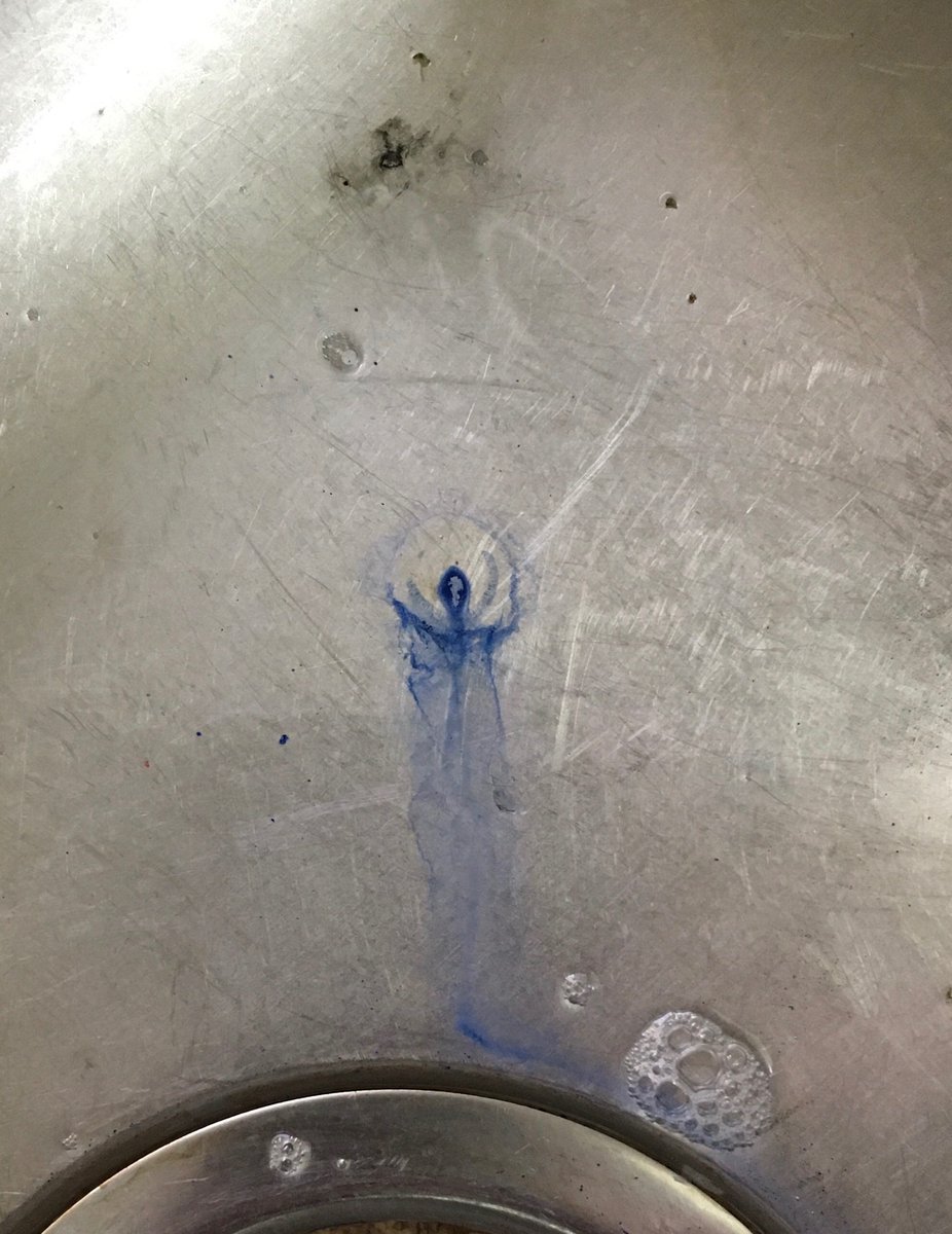 strvngrtst's tweet photo. I left some paint behind, and now I have a messiah in my sink ❤️ #HowArtWorks https://t.co/9LVqlg41aG