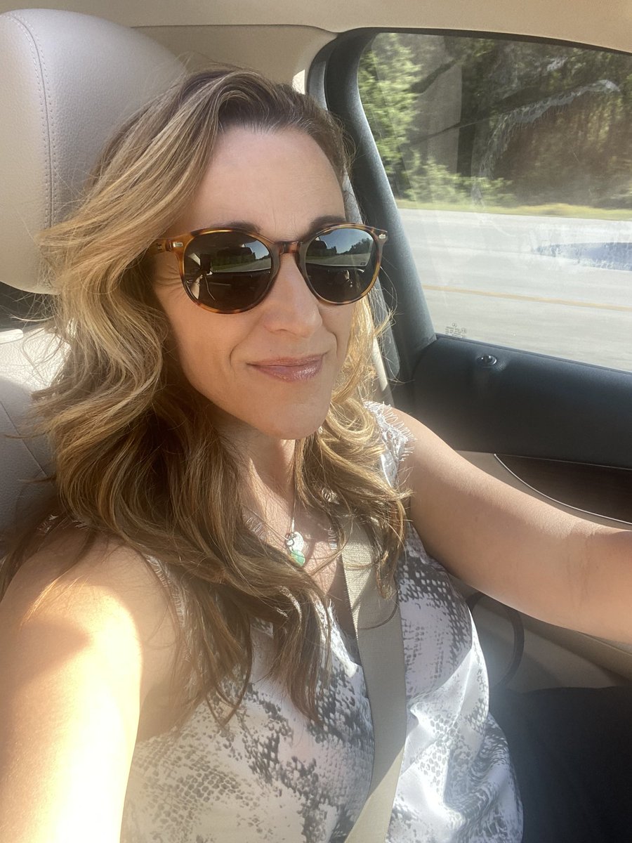 Stacy Gomez tweet media