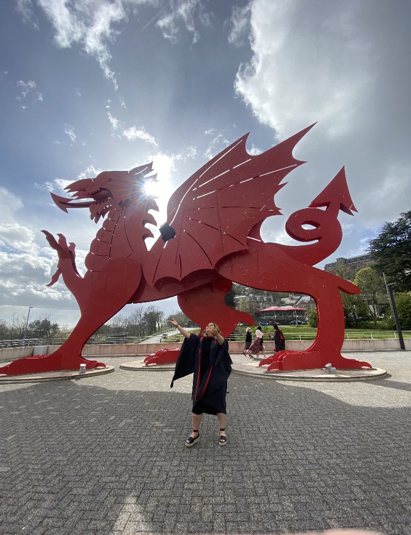 MissVMMiles's tweet photo. 2 years later but yesterday I finally got to graduate! π©βπ Had such a lovely day with my amazing family β€οΈ #2020Graduate @UniSouthWales https://t.co/xXqXJo8cni