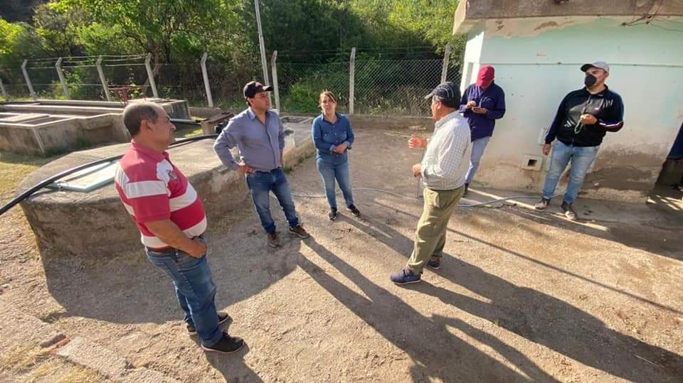 LuisFedericoM's tweet photo. 💧 Junto al equipo técnico del @MinAguaYEnergia, recorrimos distintas localidades de nuestro Departamento para constatar las plantas purificadoras de agua potable.
🤝 Continuaremos trabajando para tener un mejor control del servicio y realizar las refacciones necesarias. https://t.co/Q1LRGHpDlm