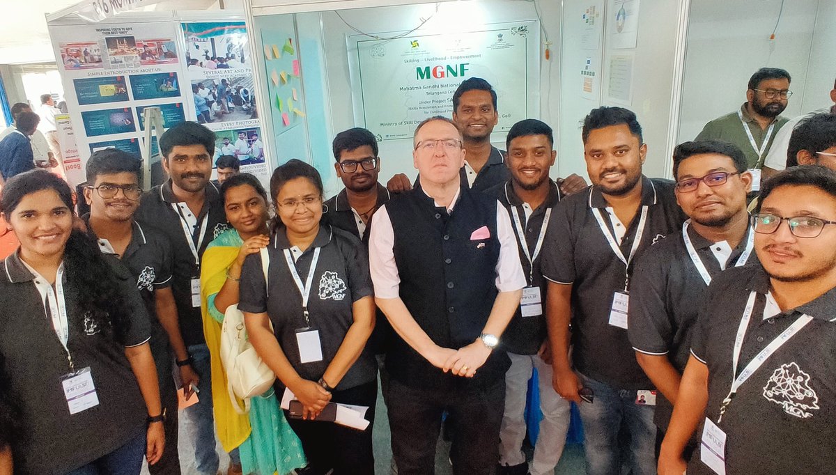 mgnf_telangana's tweet photo. We, the Mahatma Gandhi National Fellows of Telangana cohort are excited and inspired to have an interaction with the British Deputy High Commissioner, Hyderabad @Andrew007Uk  and appreciate the time and attention given to learn about our activities. https://t.co/zCm1jJbIaC