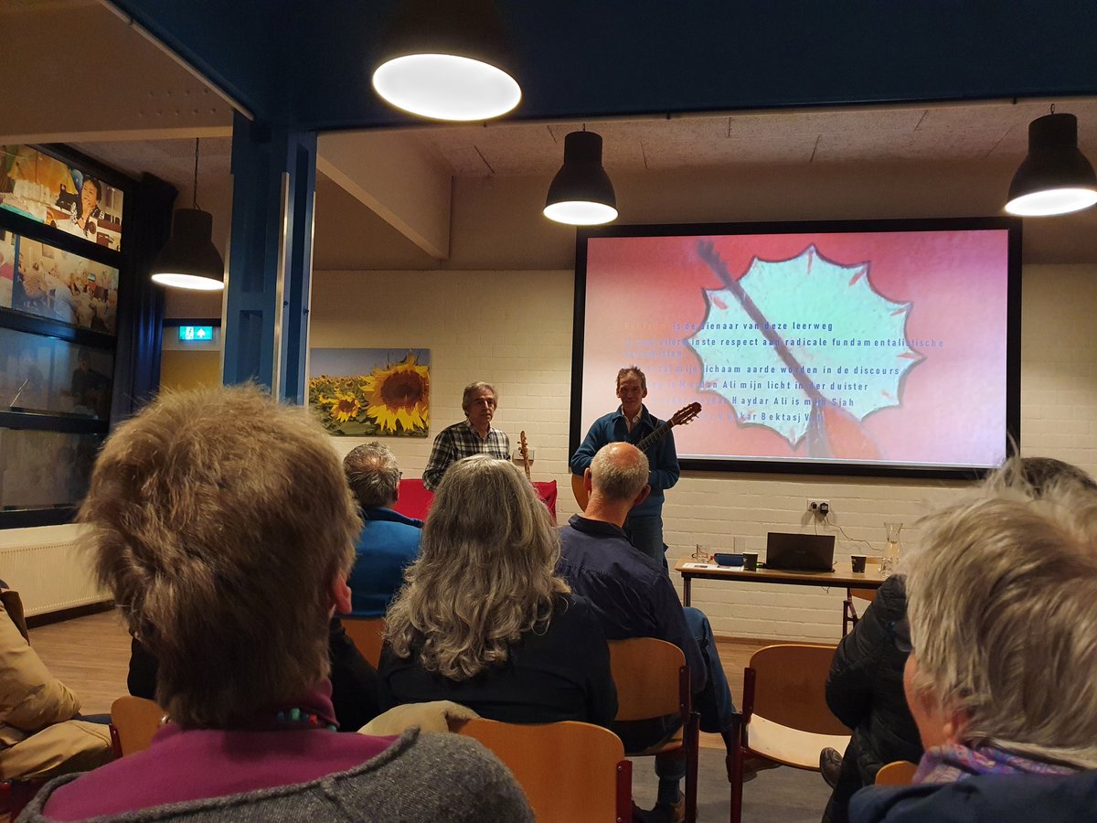 npsanders's tweet photo. Gisteren lezing gevolgd van @ErdalGezik samen met @inavijzelman en @hpijper over #Alevieten in #tmiddelpunt door #abcv. Dit buurthuis in #zielhorst wordt alweer 8 jaar gerund door de #alevieten met hulp van vele vrijwilligers. Met muzikaal optreden van #kulyetimi en #peterbruys https://t.co/PS3SgibjOe