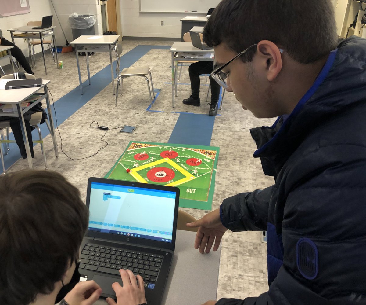 In honor of #OpeningDay yesterday, we played Robo-baseball by coding with <a href="/SpheroEdu/">Sphero Education</a>! #wyProud <a href="/wyasdblue/">West York</a>