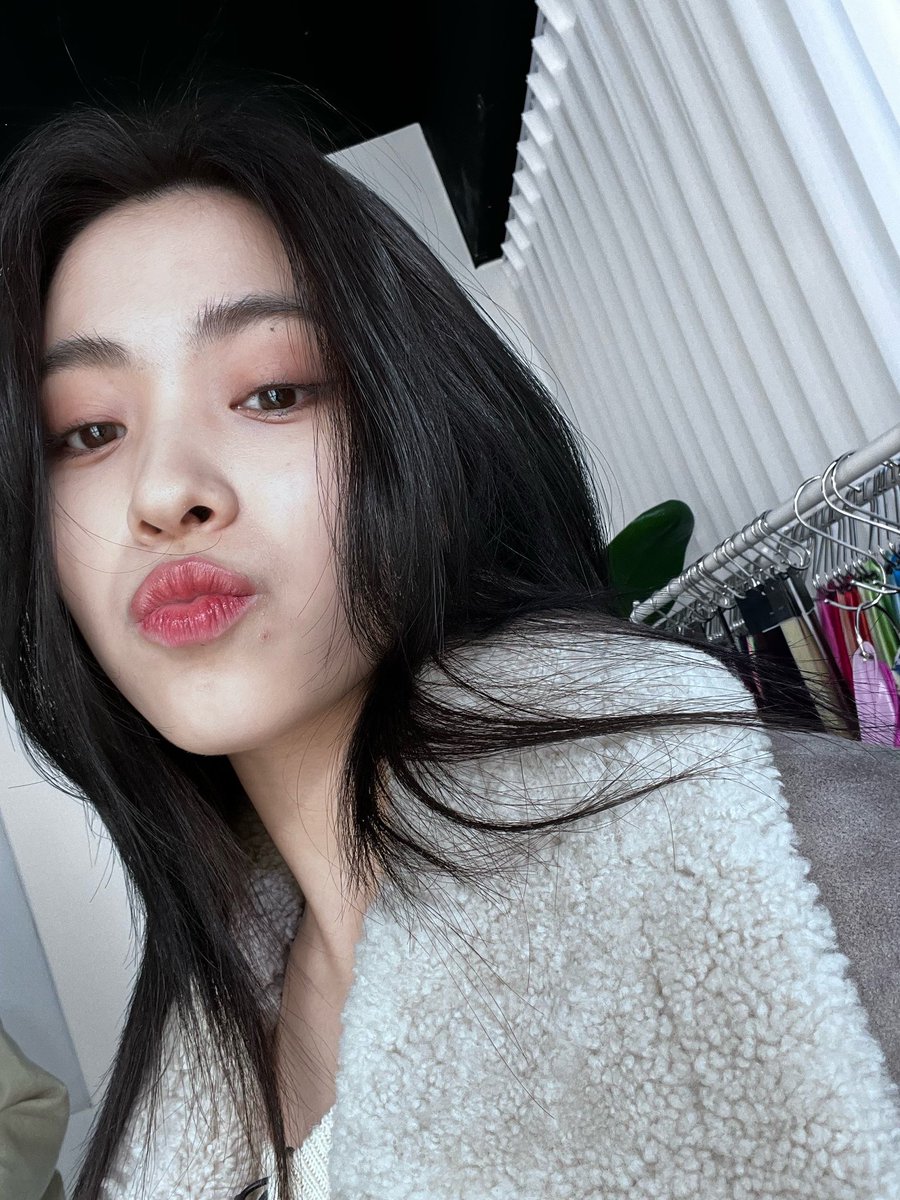 chaerryu01's tweet photo. Ryujin's bbl update
#ITZY #RYUNIN @ITZYofficial https://t.co/gRHtR8LVdo