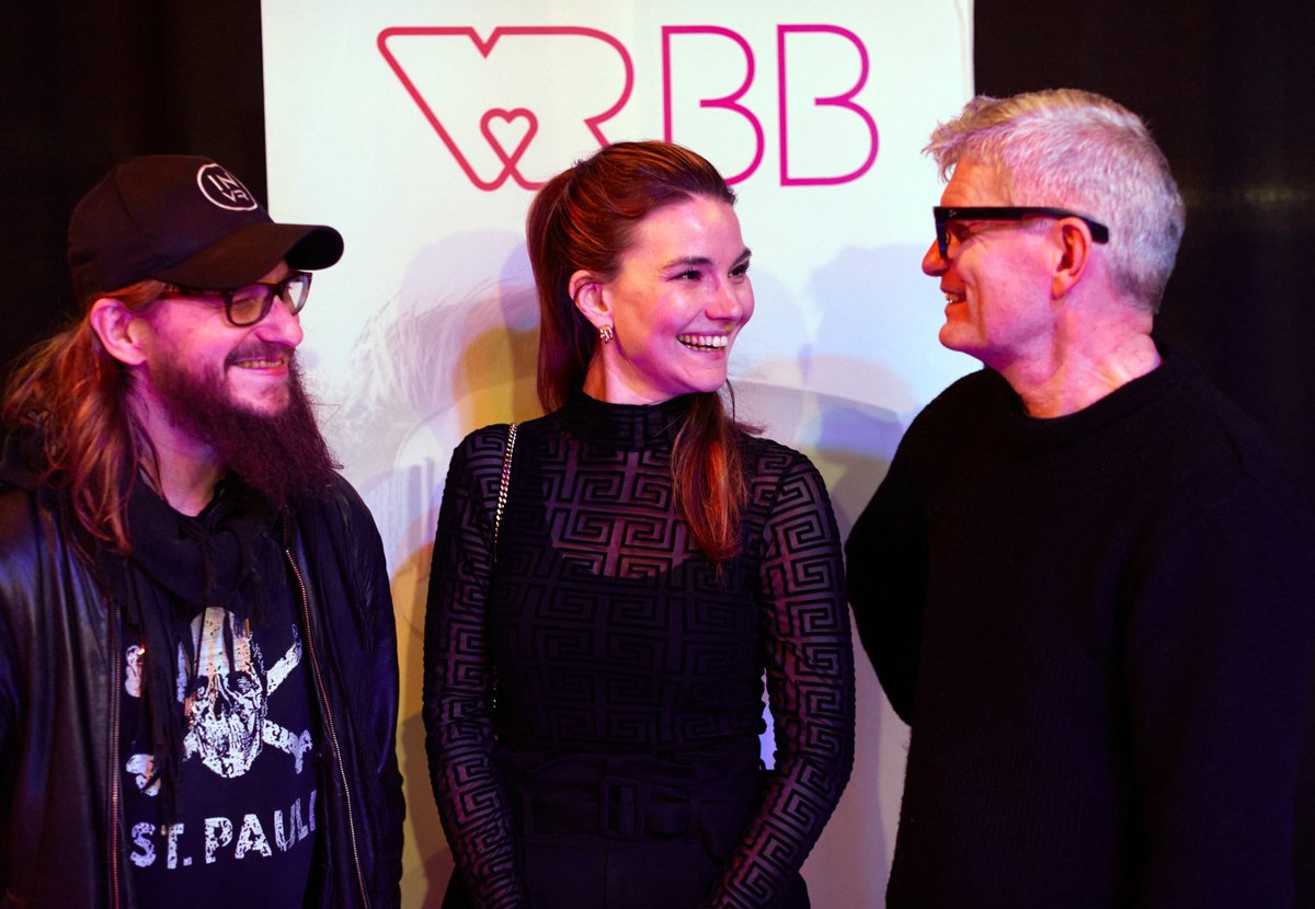 XRBB_eV's tweet photo. Absolut fantastisch! Unser gestriges Event „#3DSpatialAudio for #XR" war ein voller Erfolg - vielen Dank an alle Speaker, Besucher und Unterstützer!
@MusicTechDE @BerlinPartner @VRBB_1 @ZAUBARcompany @MediaApesGmbH #SpatialMediaLab https://t.co/OCPw58R6LN