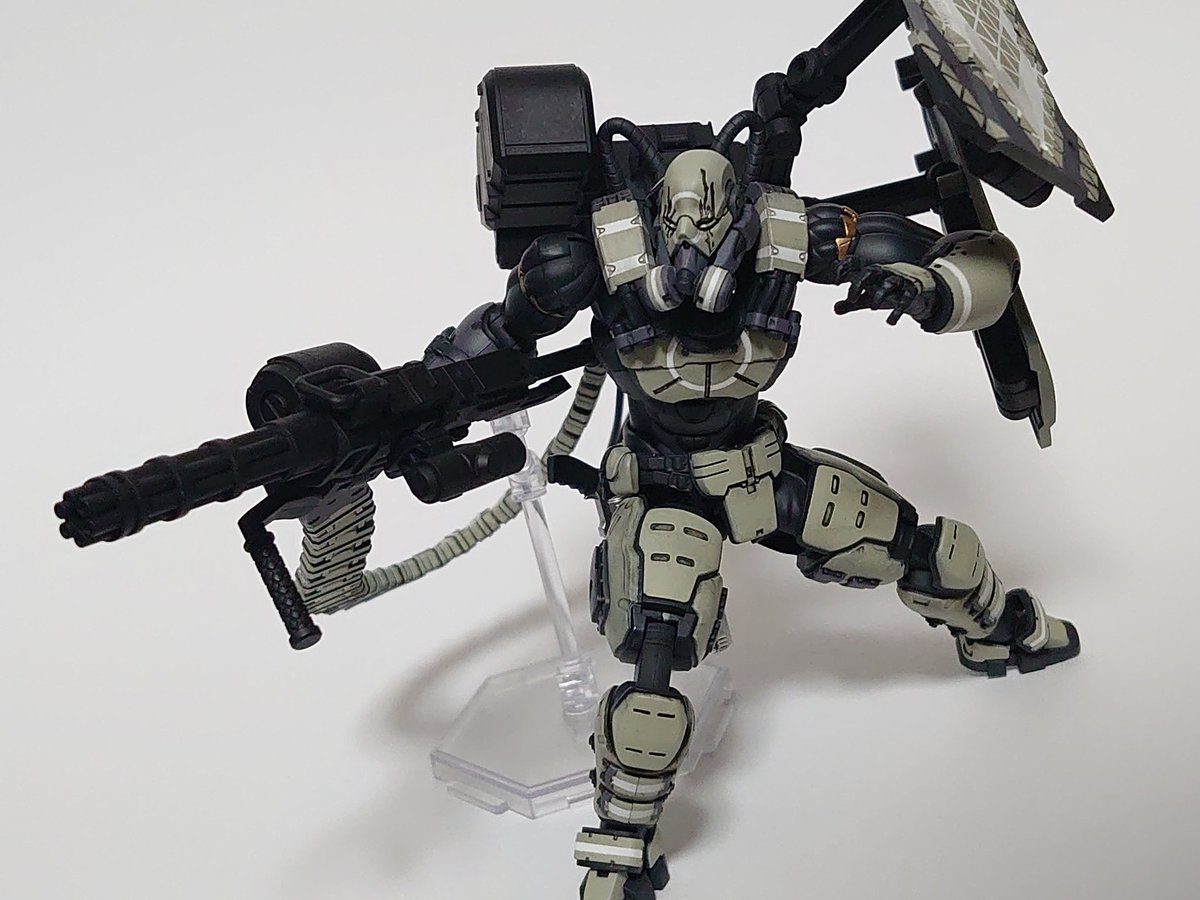 fffhrht31091's tweet photo. ファナティックと同じ
ロイヤルガードO所属の
エクスパンダー
「プレトリアン:Praetorian:近衛兵」
完成しました！

雑塗装で剥げが深刻だったファナティックの反省を活かし、しっかりと綺麗に仕上げられて満足

#ヘキサギア

https://t.co/5gTTEElJ6s https://t.co/WS3CHzEh3q
