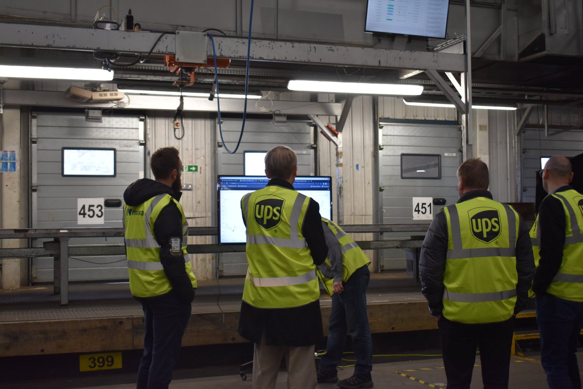 CrossRiverPship's tweet photo. Brilliant to be at the @UPS_UK Camden depot this morning as part of the #EFLES project to demonstrate the #GridShare #AI platform to help decarbonise fleets and cut carbon emissions. It's amazing to finally celebrate with project partners! @UKPowerNetworks @MoixaTechnology ⚡️ https://t.co/6A9SBSb06j