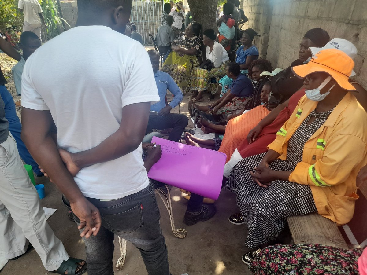 ARTUZ_teachers's tweet photo. The #CleanUpZimbabwe campaign was successfully launched in Chitungwiza.120 "Smart Ambassadors"participated &amp; created the first ever #CleanUpZimbabwe Camp.The cleaning we need is cleaning of State institutions.If Institutions are clean &amp; efficient our streets will be clean. https://t.co/ozdHWYdSDu