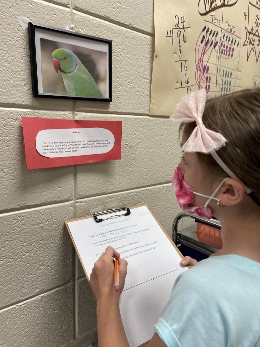 LesRperry's tweet photo. Gallery Walk - Because of Winn Dixie, Kate Dicamillo. What fun! #WeAreLES https://t.co/azm8P0WdLe