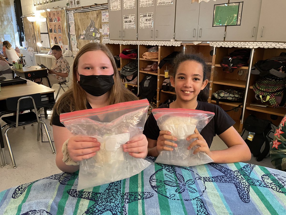 SparrowRoadInt1's tweet photo. This week our fifth grade students in Mrs. Moulder, Mrs. Ooton, and Ms. Smith’s classes investigated how temperature affects states of matter!  #bebraveSRI @cpschoolsva https://t.co/L5LFL0O4qc