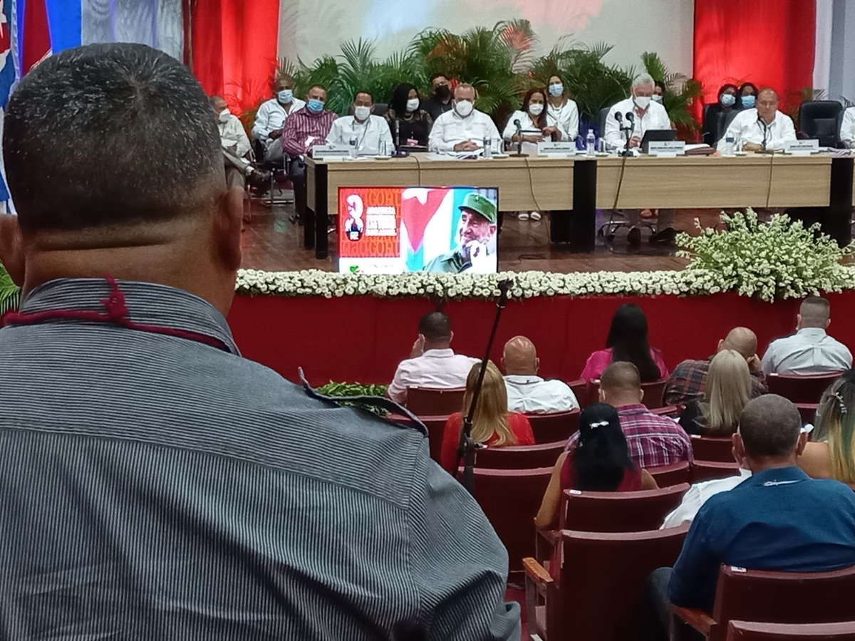 istvanojeda's tweet photo. Así hablan delegados a Asamblea Provincial @PartidoPCC en #LasTunas: 👉El Partido está para exigir que se administre bien.👉 Las Mipymes son actores claves en la economía. 👉No todo es recursos, sino también la voluntad de hacer mucho más. Con @26deLasTunas @RenGallego3 https://t.co/QOmxYsboMz